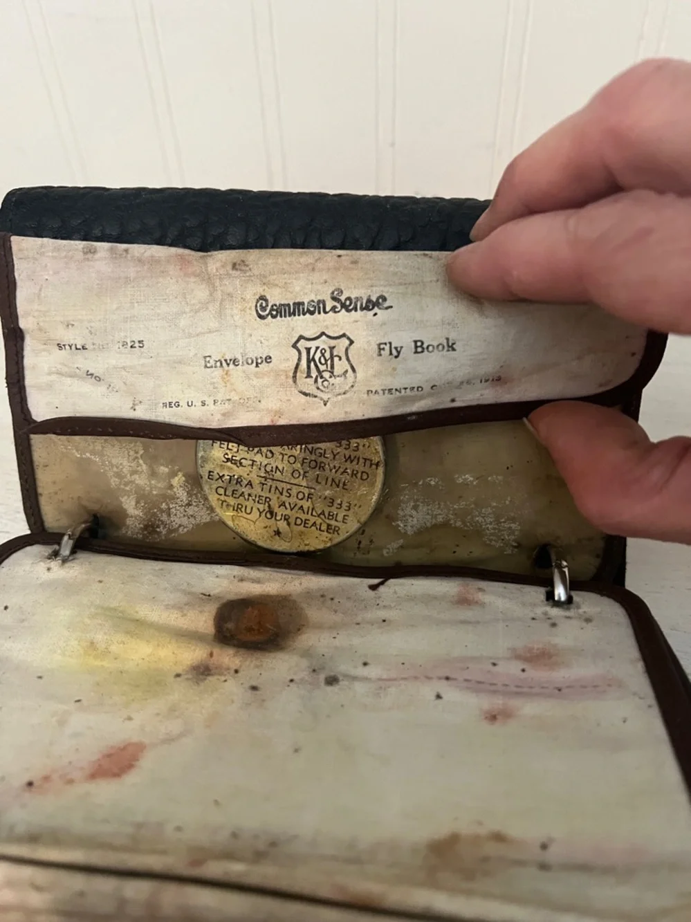 1913 Vintage CommonSense Black Leather Fly Wallet Felts, Flies Leaders Hooks
